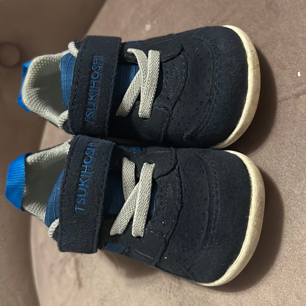 Walking shoes